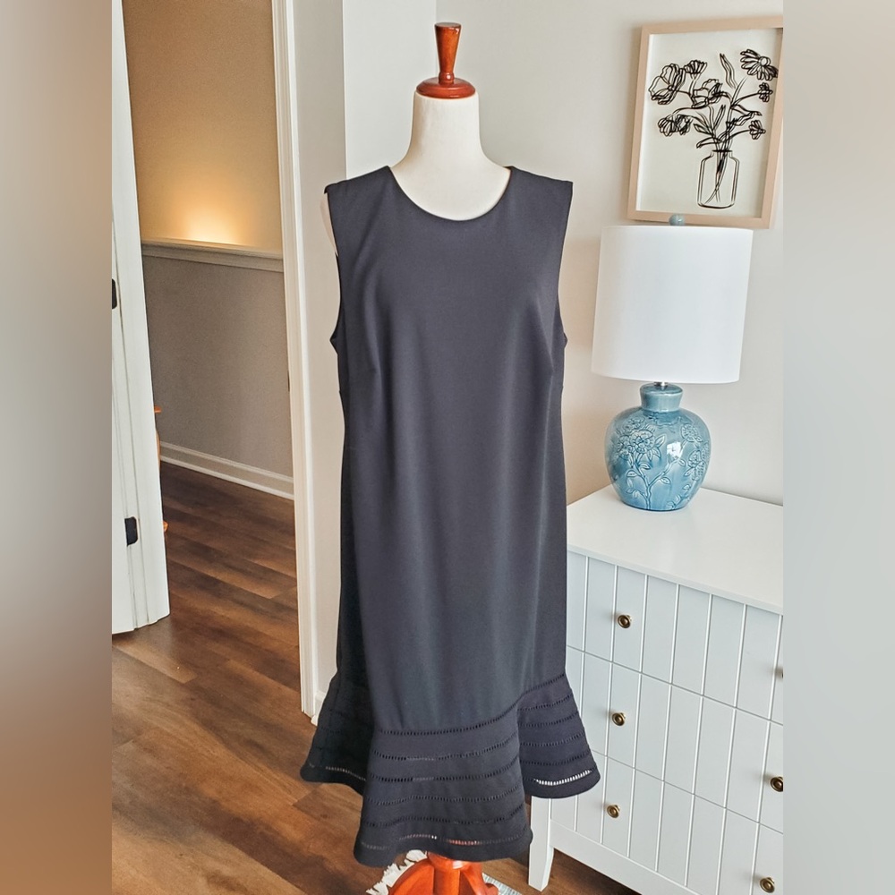 Elegant Black Sleeveless Dress